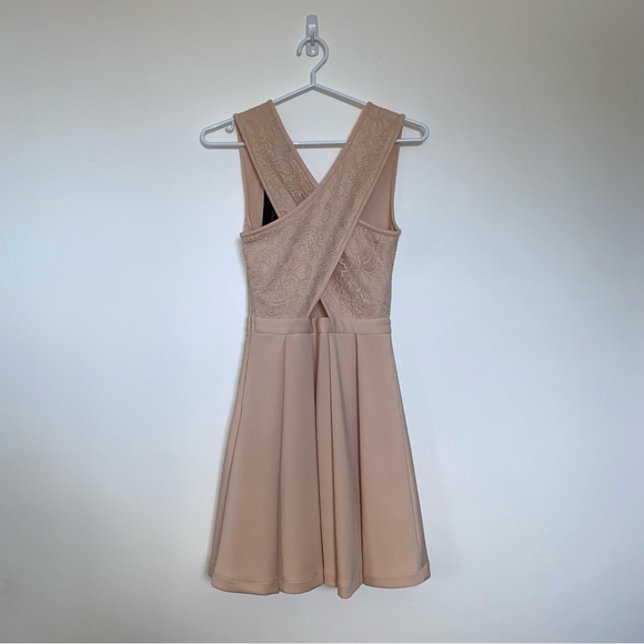 Dynamite blush pink dress. New with tags. Size XS - Picture 7 of 8
